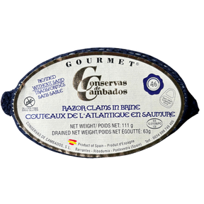 Delicately preserved gourmet razor clams in brine, offering a tender texture and exceptional flavor. A premium choice from Conservas de Cambados.