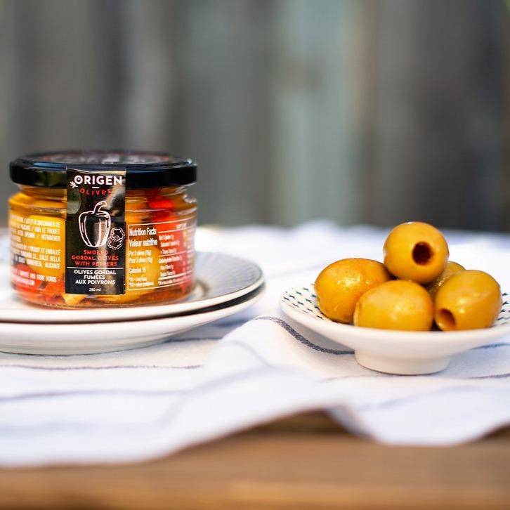 Origen smoked green gordal olives with peppers - Solfarmers